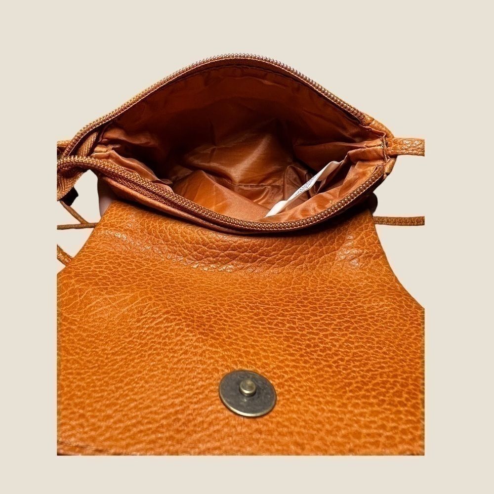 𝅺MOSSIMO Small Tan Crossbody Bag with Tassel - Picture 4 of 7